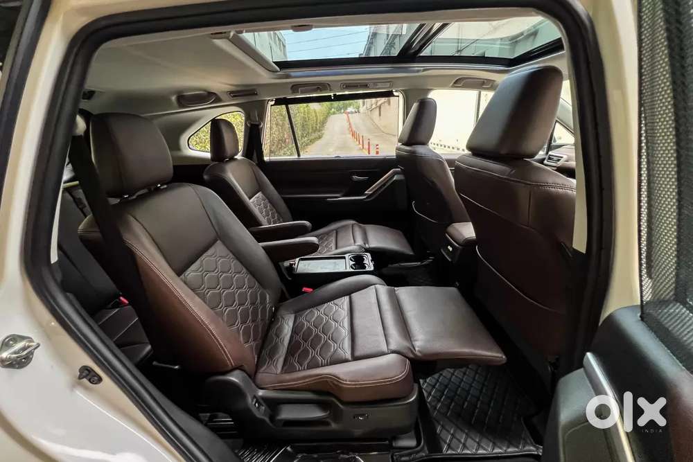 Toyota Innova Hycross 2.0 Zx Hybrid 7 Str, 2023, Petrol