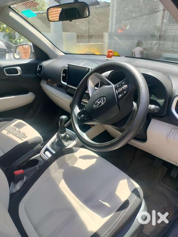 Hyundai Venue 1.2 Mt S Petrol In Brand New Condition 4000 Km Driven