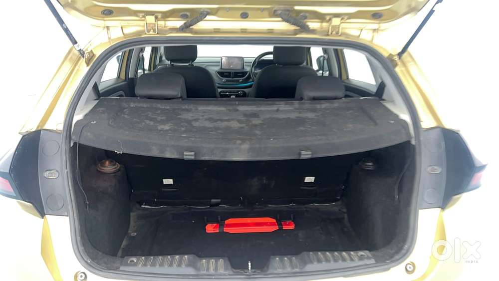 Tata Altroz 1.2 Xz (o), 2020, Petrol