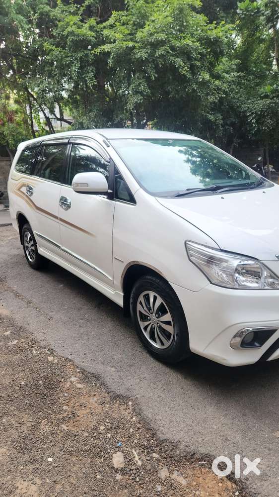 Toyota Innova 2.5 Z Diesel 7 Seater Bs Iv, 2015, Diesel