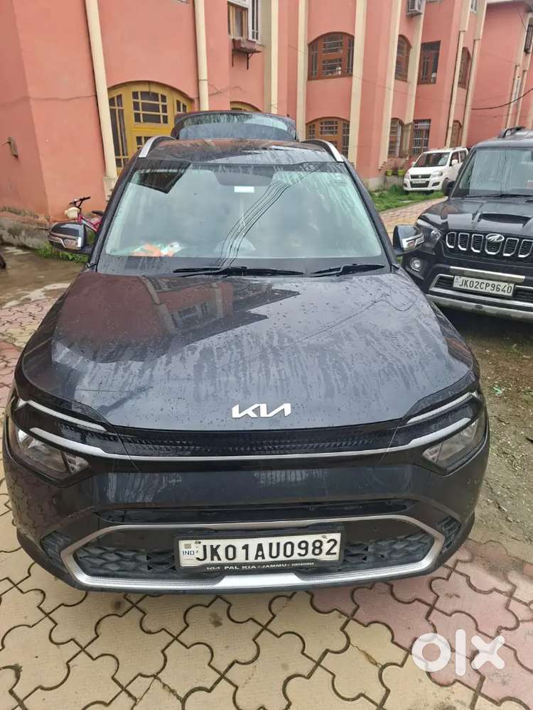 Kia Carens 2023 Petrol 18000 Km Driven