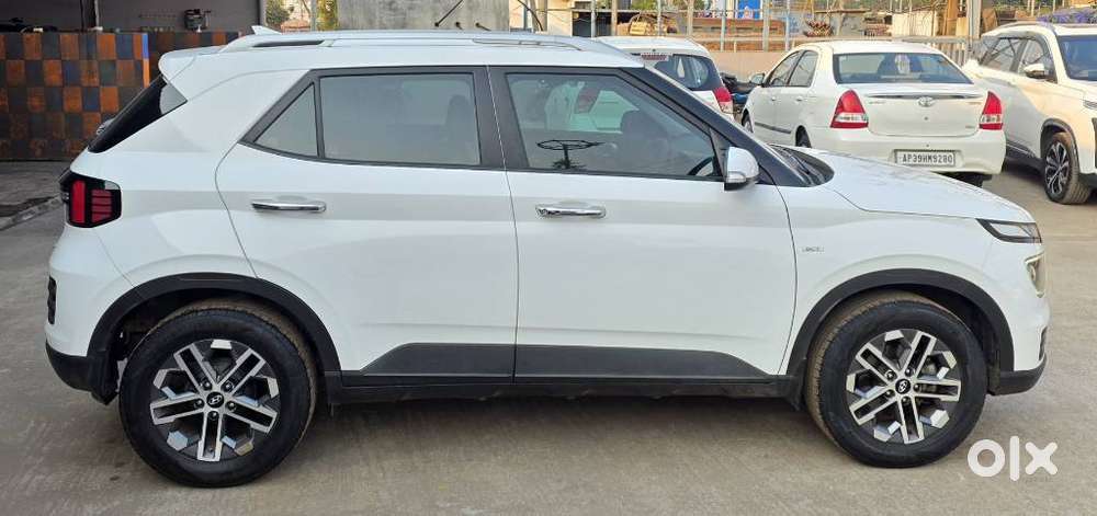 Hyundai Venue 1.0 Sx (o) Turbo Dct Dual Tone, 2024, Petrol