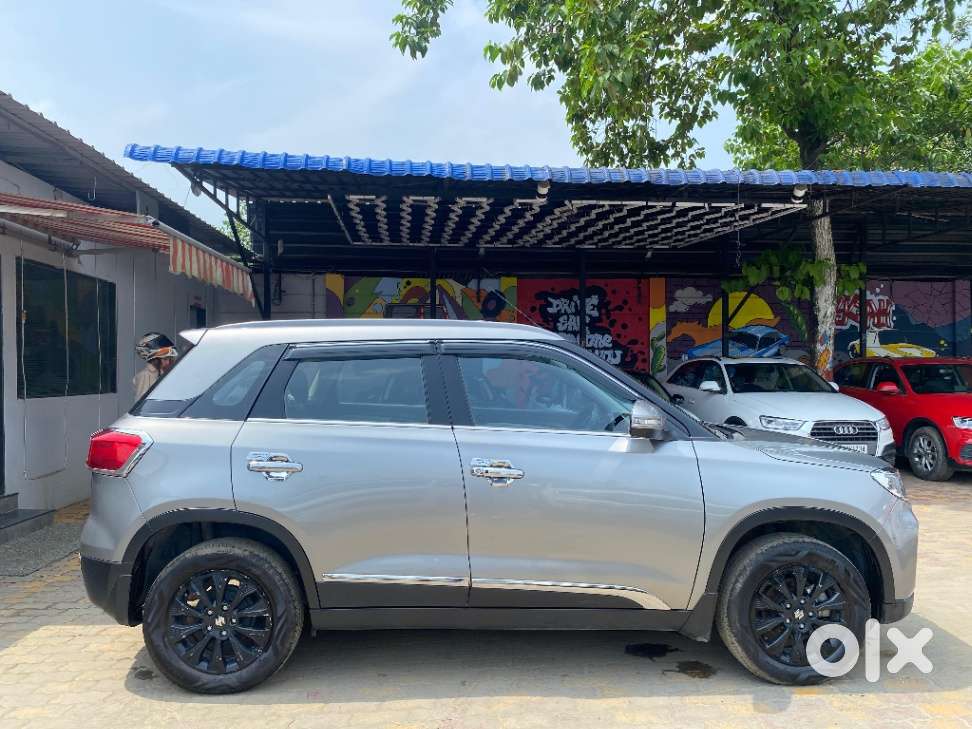 Maruti Suzuki Vitara Brezza Zxi + At, 2022, Petrol