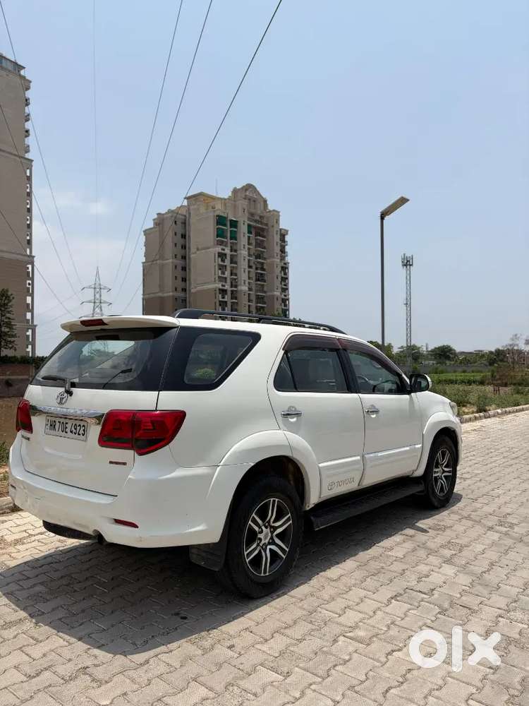 Toyota Fortuner 2015 Diesel 150000 Km Driven