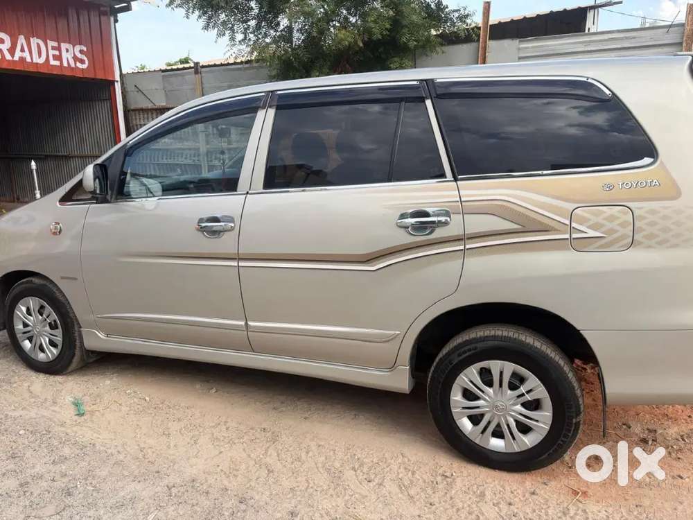 Toyota Innova 2.5 Diesel 8 Seater 2015