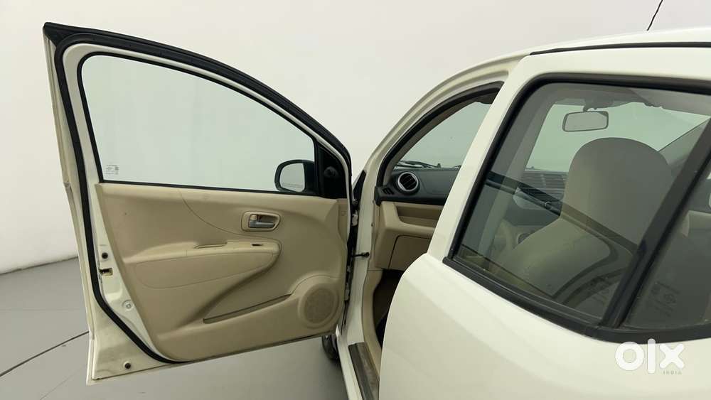 Maruti Suzuki A-star 1.0 Zxi, 2013, Petrol