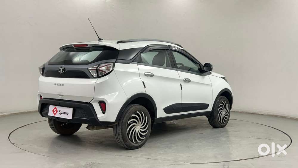 Tata Nexon 1.2 Revotron Xma Amt (s), 2022, Petrol