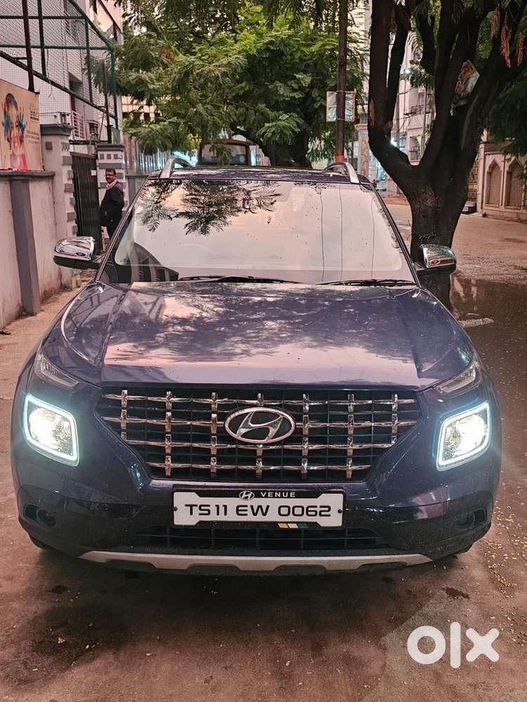 Hyundai Venue 2021 Diesel Well Maintained