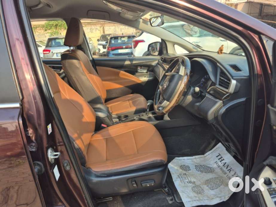 Toyota Innova Crysta 2.8 Zx At 7 Seater, 2016, Diesel