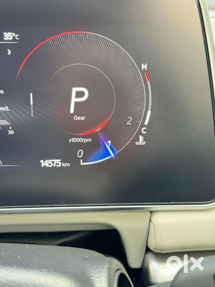 Mahindra Xuv700 2024 Diesel 14600 Km Driven