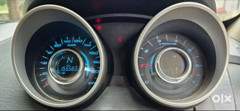 Mahindra Xuv500 W10 2016
