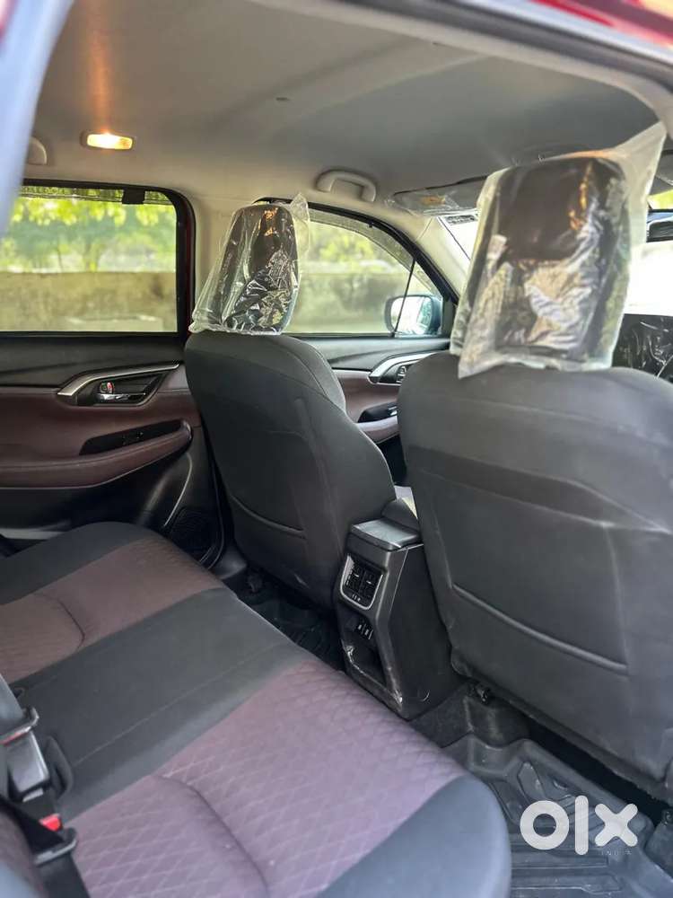 Maruti Suzuki Grand Vitara 1.5 Zeta Smart Hybrid At, 2025, Petrol