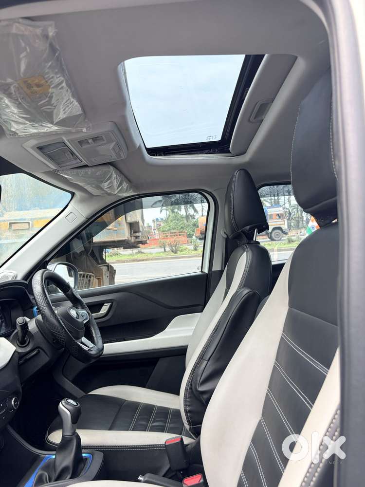 Tata Punch Creative Dual Tone Mt Sunroof, 2024, Petrol