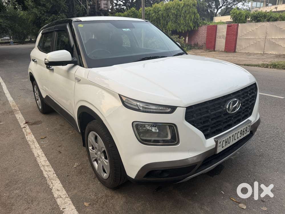 Hyundai Venue E, 2021, Petrol