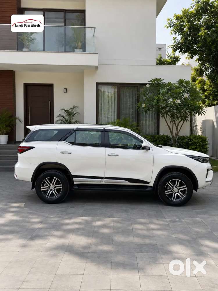 Toyota Fortuner 4x2 At 2.7 Petrol, 2024, Petrol