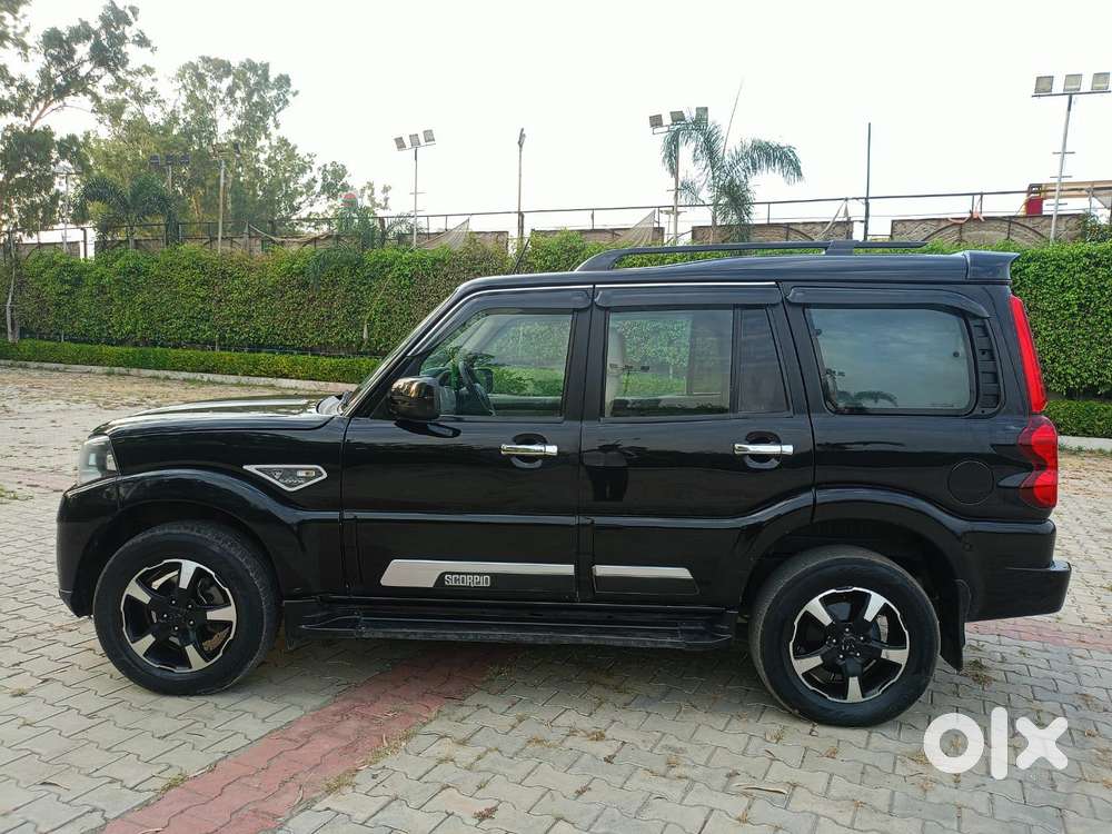 Mahindra Scorpio Classic 2.2 S 11 Mt 7 Str, 2022, Diesel