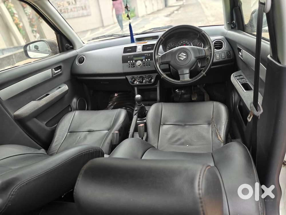 Maruti Suzuki Swift Dzire Vxi Optional, 2010, Petrol