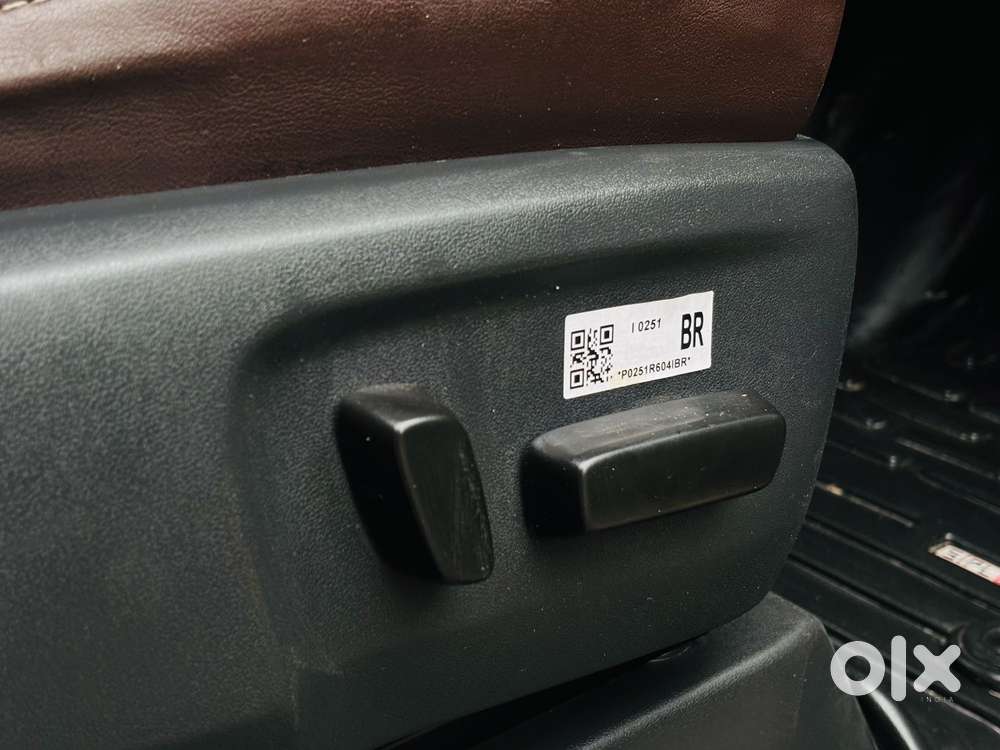 Toyota Innova Hycross 2.0 Zx (o) Hybrid 7 Str, 2025, Petrol
