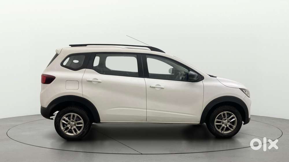Renault Triber Rxt, 2023, Petrol
