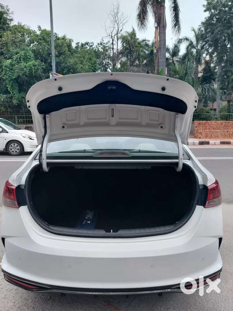 Hyundai Verna 1.5 Sx (o) Vtvt Ivt, 2023, Petrol