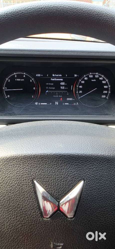 Mahindra Xuv700 2.0 Mx Petrol Mt 5 Str, 2022, Petrol