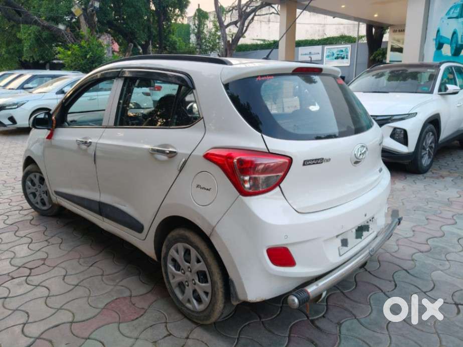 Hyundai Grand I10 Nios Sportz, 2016, Petrol