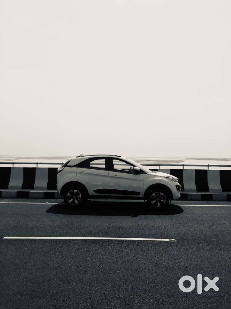 Nexon Xz+ Petrol, Calgary White