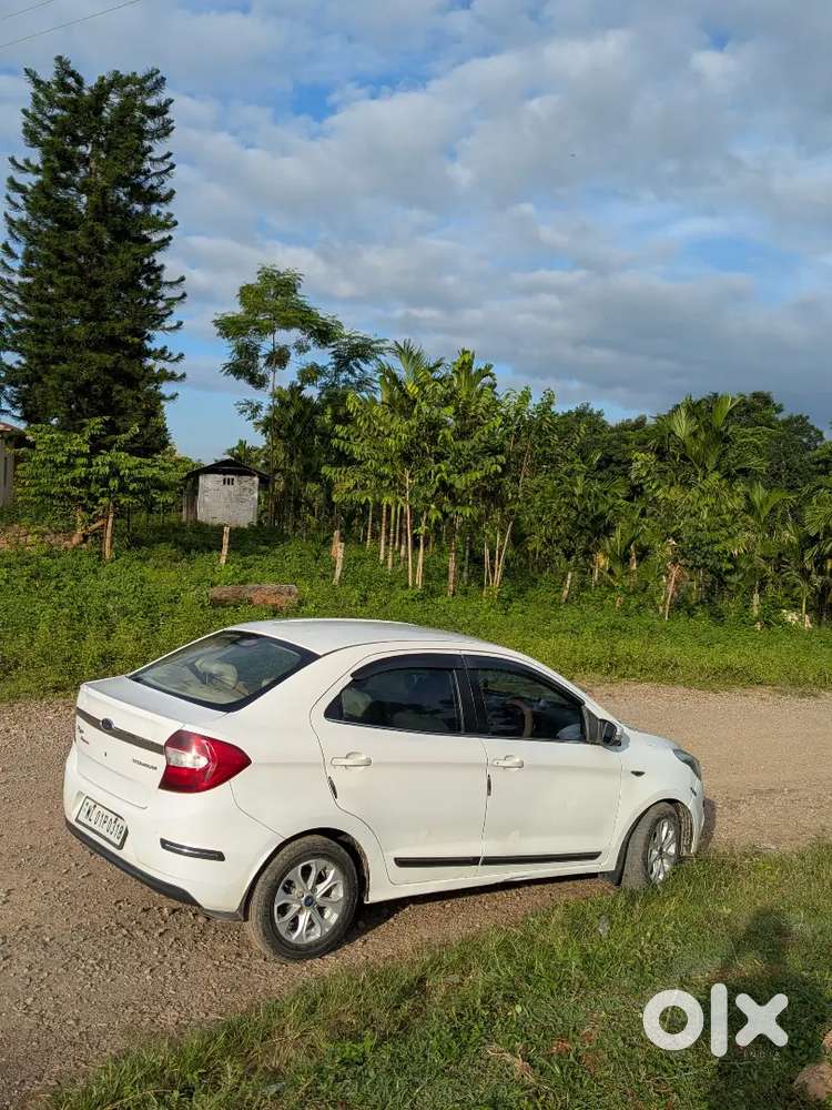 Ford Aspire Titanium Blu 2015