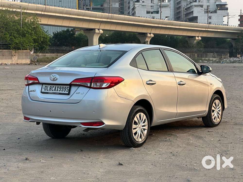 Toyota Yaris J Cvt, 2019, Petrol