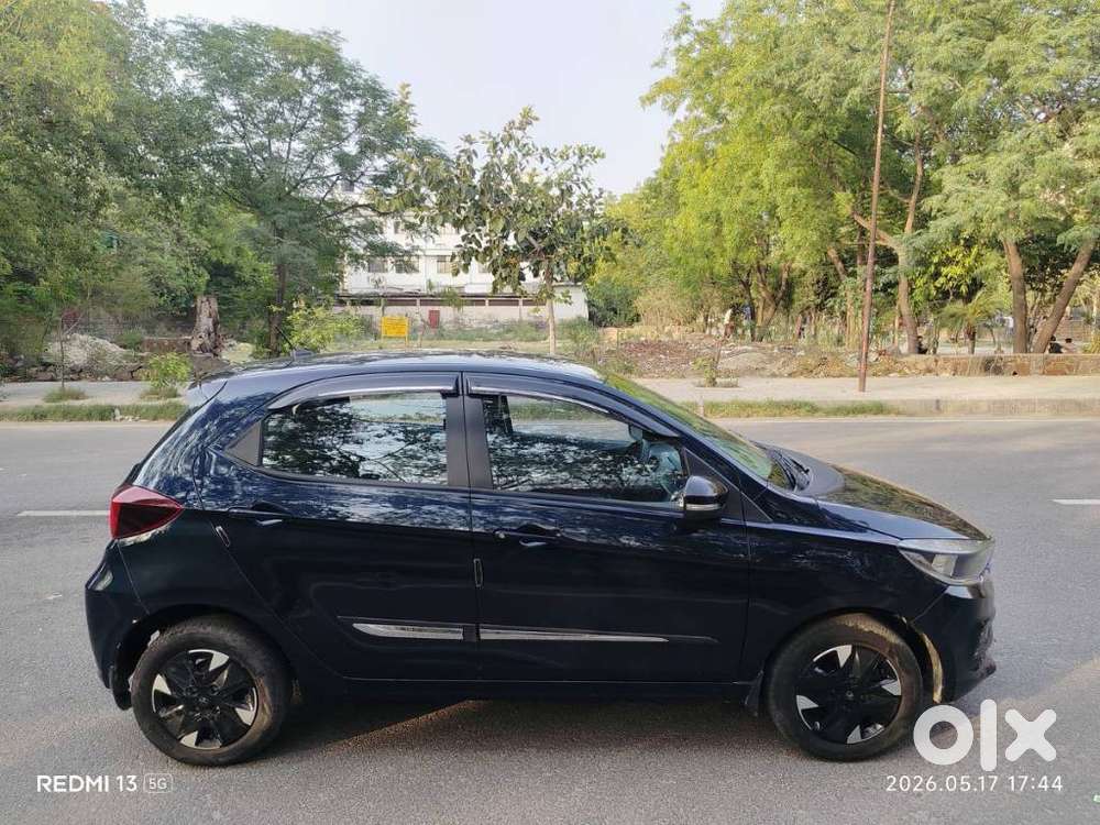 Tata Tiago 1.2 Revotron Xt Cng, 2025, Cng & Hybrids