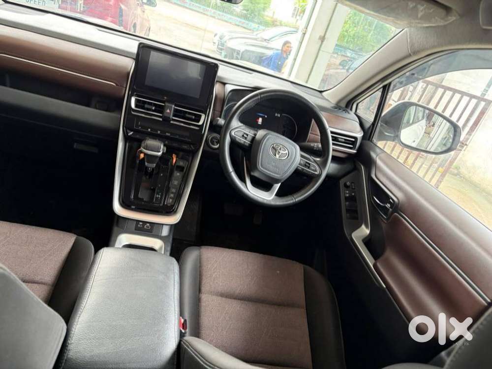 Toyota Innova Hycross 2.0 Vx Hybrid 7 Str, 2023, Petrol