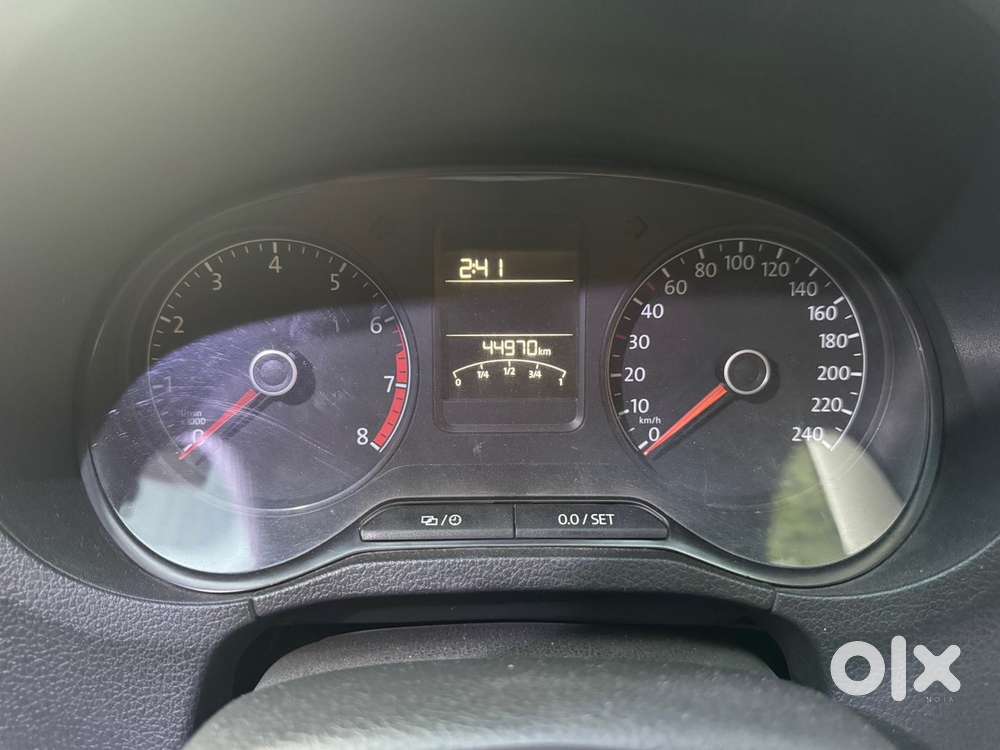 Volkswagen Polo 2016 Car
