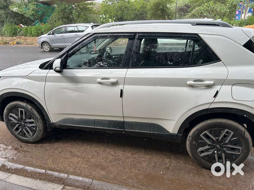 Hyundai Venue Petrol 2025