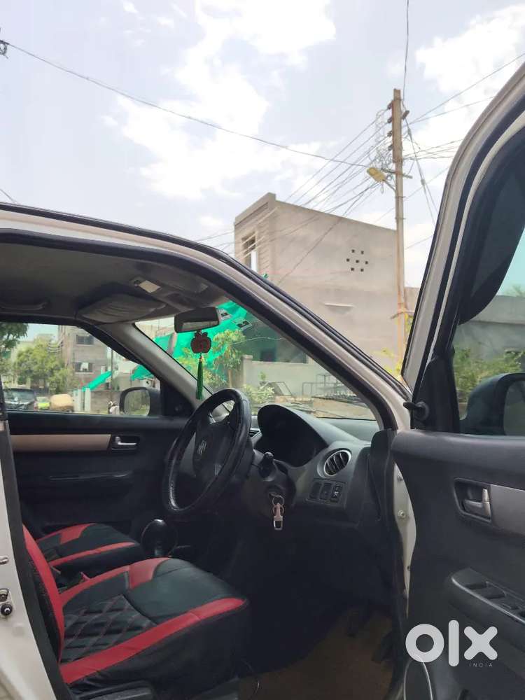 Maruti Suzuki Swift 2010 Diesel 77456 Km Driven