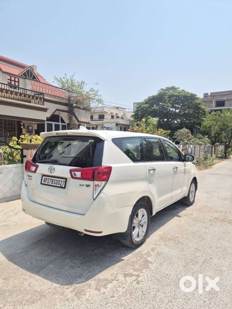 Toyota Innova Crysta 2.7 Zx At, 2016