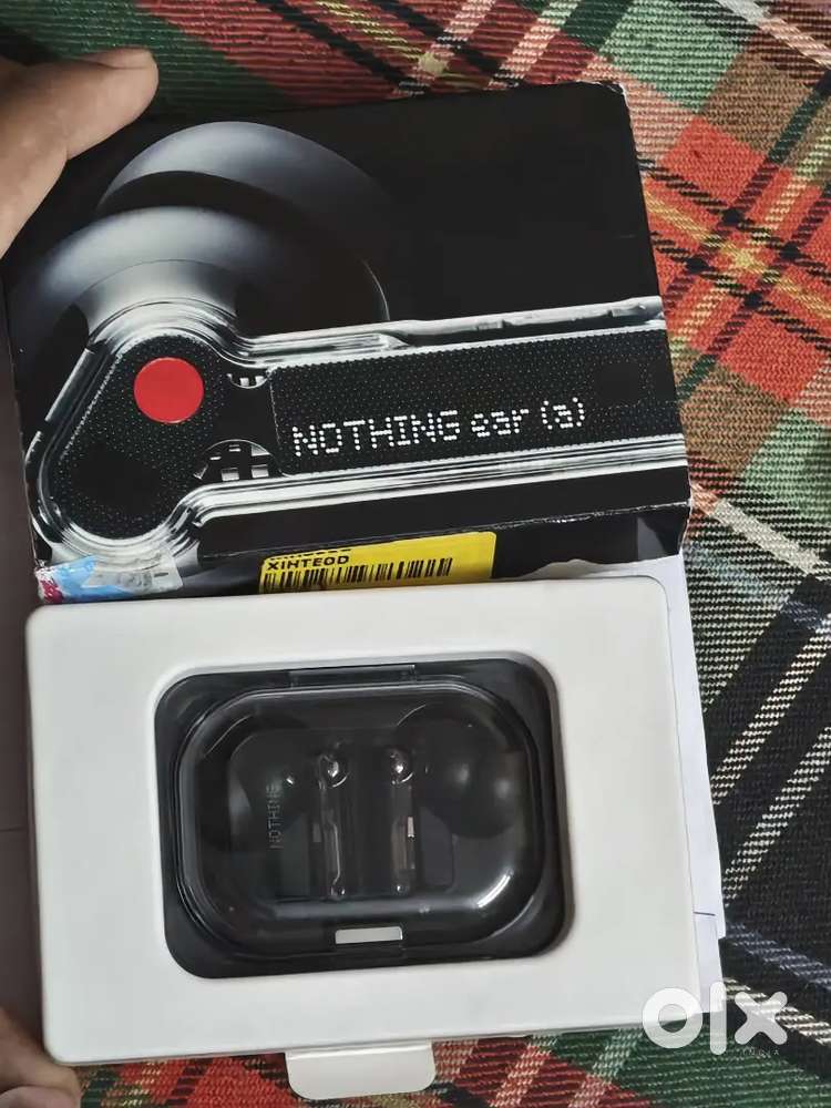 Nothing ear(a)