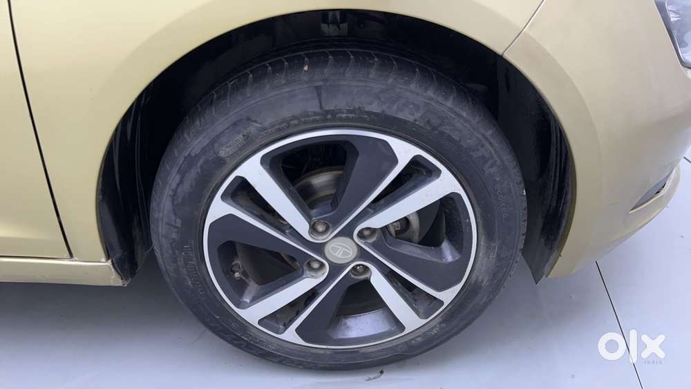 Tata Altroz Xz, 2020, Petrol