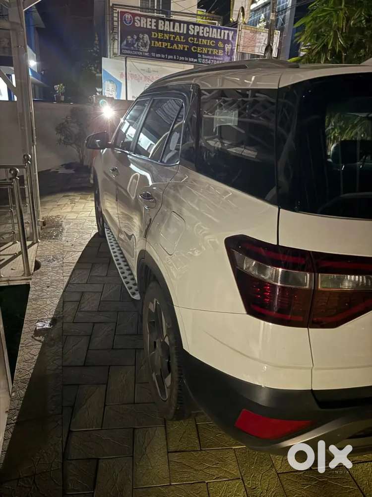 Hyundai Alcazar Signature.  1.5 At