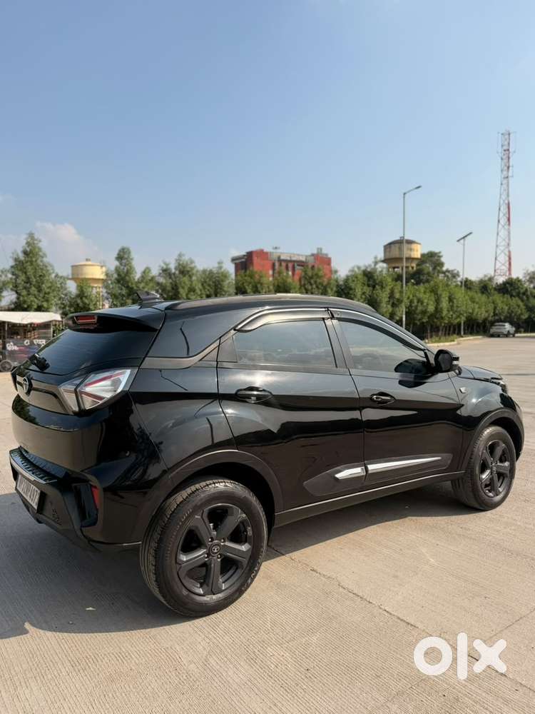 Tata Nexon, 2023, Petrol