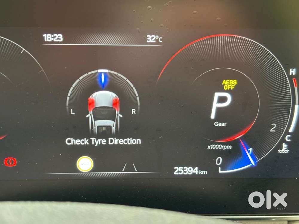 Mahindra Xuv700 2.2 Ax 7 Diesel At Luxury Pack Str Awd, 2024, Diesel