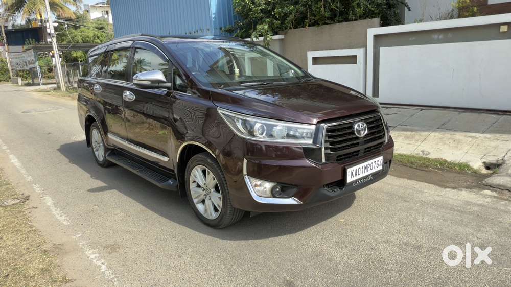 Toyota Innova Crysta 2.8 Zx At 7 Seater, 2016, Diesel