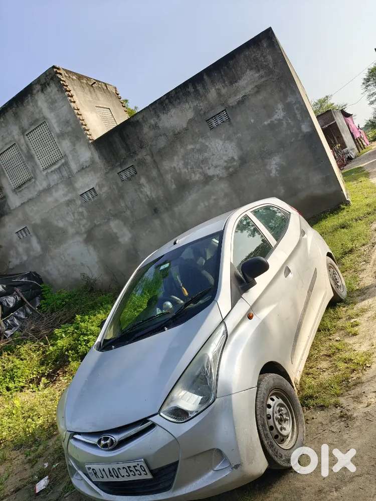 गाड़ी में कोई कमी नहीं है 
आराम से गाड़ी देख के लेवो