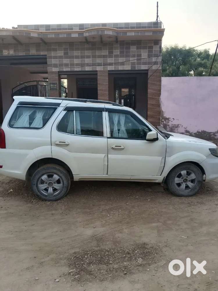 Tata Safari Storme 2013