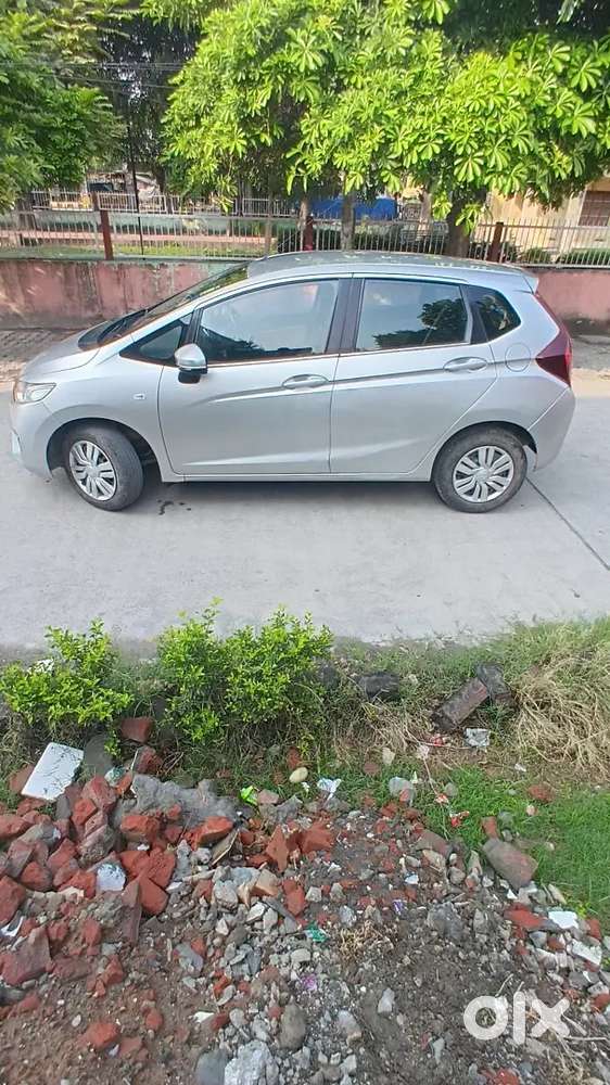 Honda Jazz Petrol Mt 2015