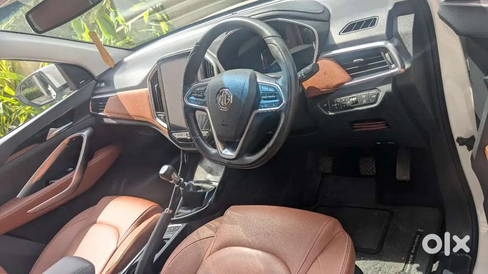 Mg Hector Plus 2022 Petrol Well Maintained