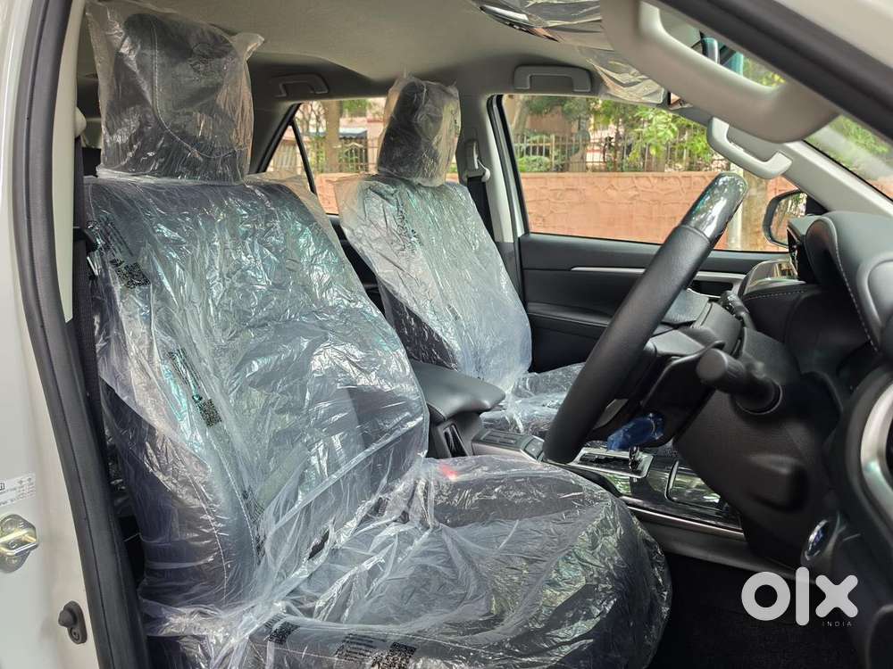 Toyota Fortuner 4x2 At 2.7 Petrol, 2025, Petrol
