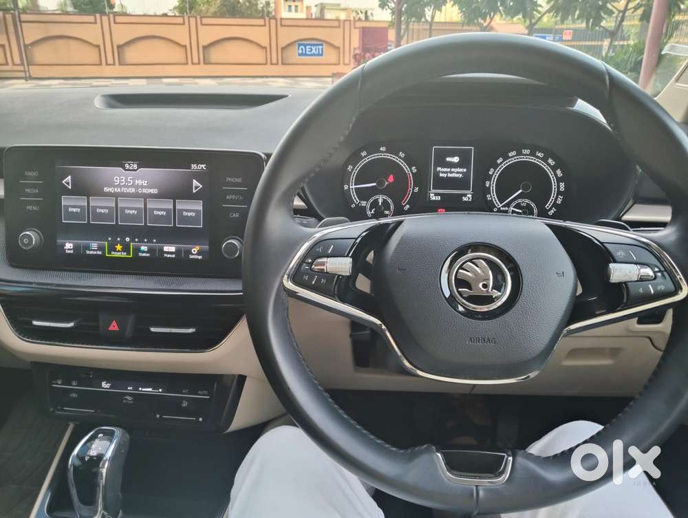 Skoda Slavia 1.0 Ambition Tsi At, 2023, Petrol
