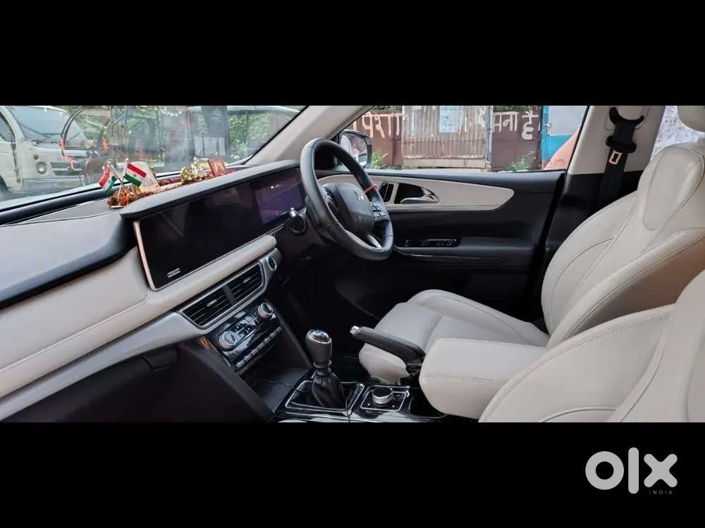 Mahindra Xuv700 2.0 Petrol 2024