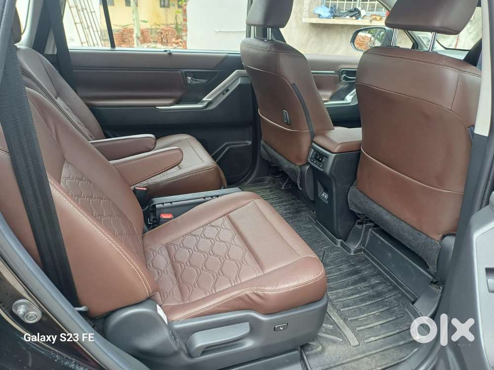 Toyota Innova Hycross 2.0 Zx Hybrid 7 Str, 2024, Petrol