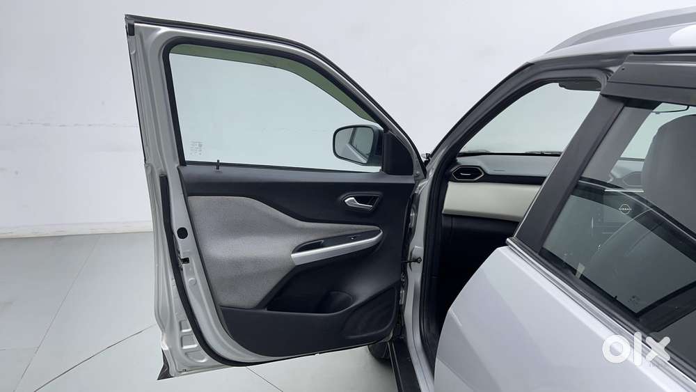 Nissan Magnite 1.0 Xv, 2022, Petrol